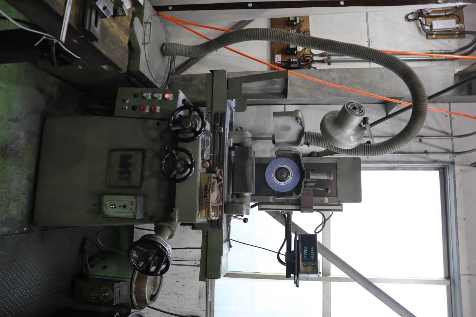 >成形研磨機＆焼入電気炉